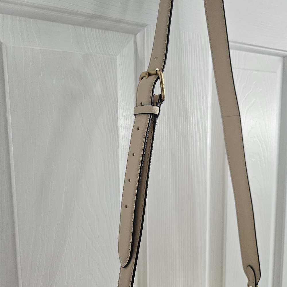 NWOT Coach Pillow Tabby 26- Ivory - Picture 10 of 16